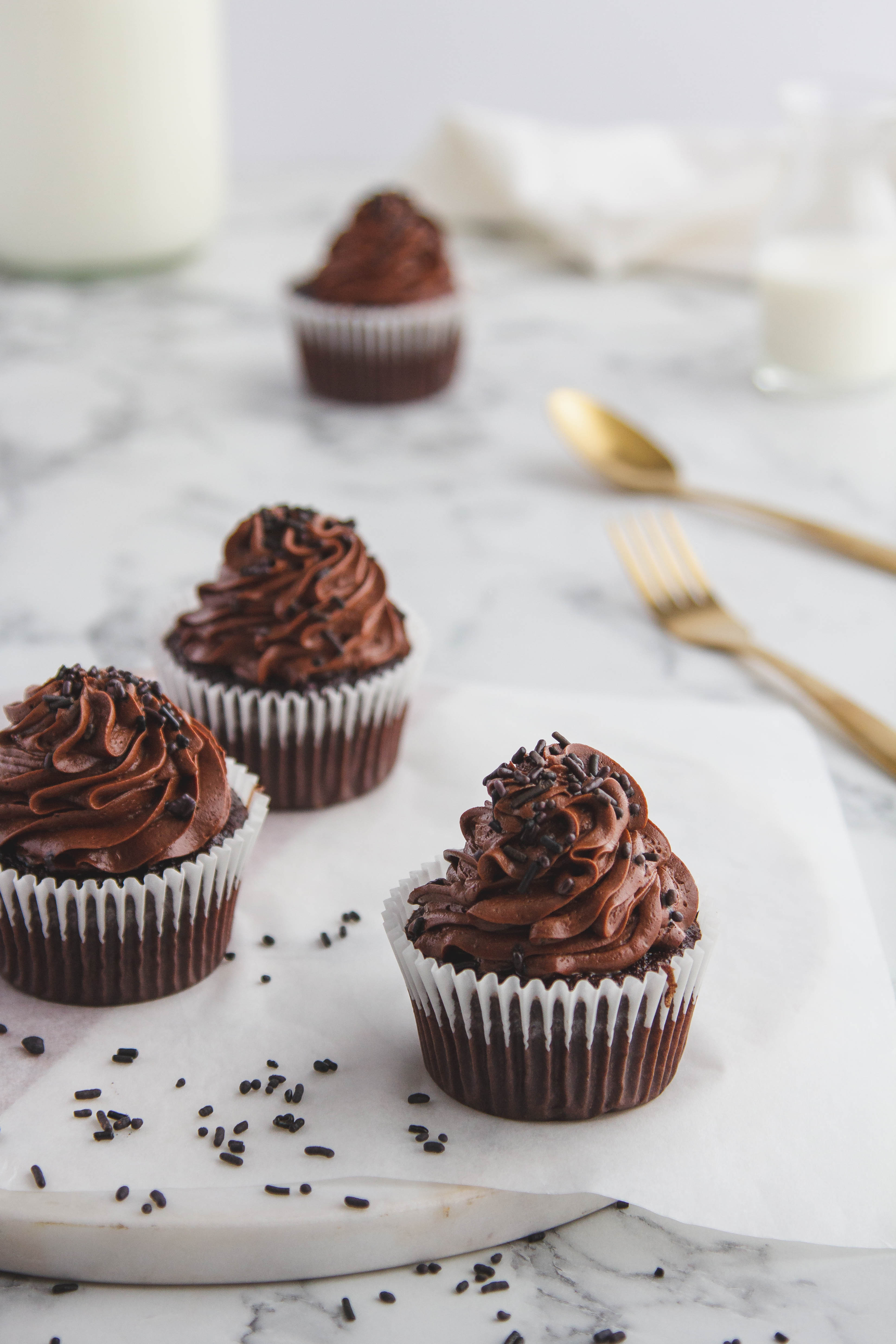 Dark Chocolate Cupcake Recipe - Cashmere & Cocktails