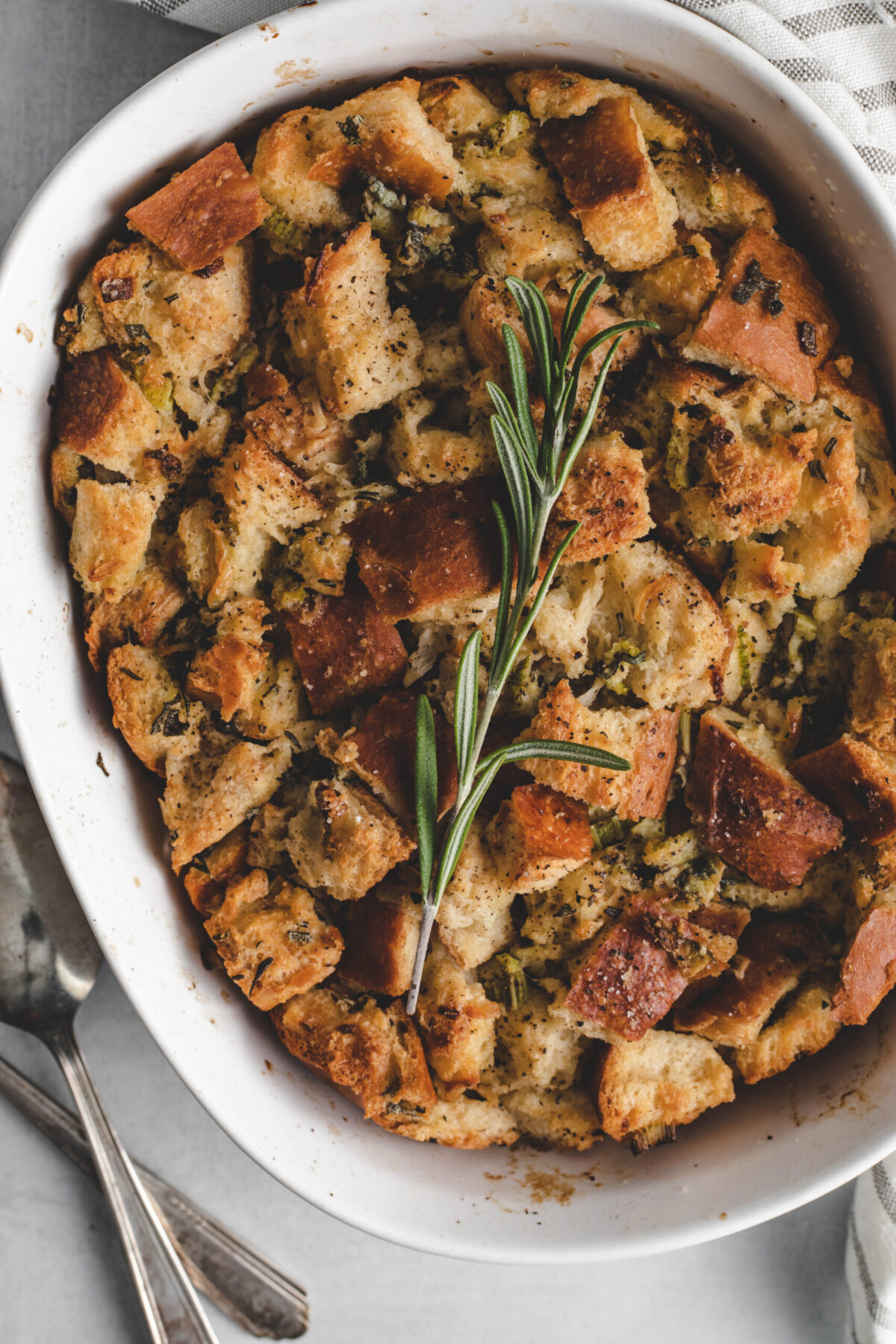 Classic Stuffing Recipe by Cashmere & Cocktails