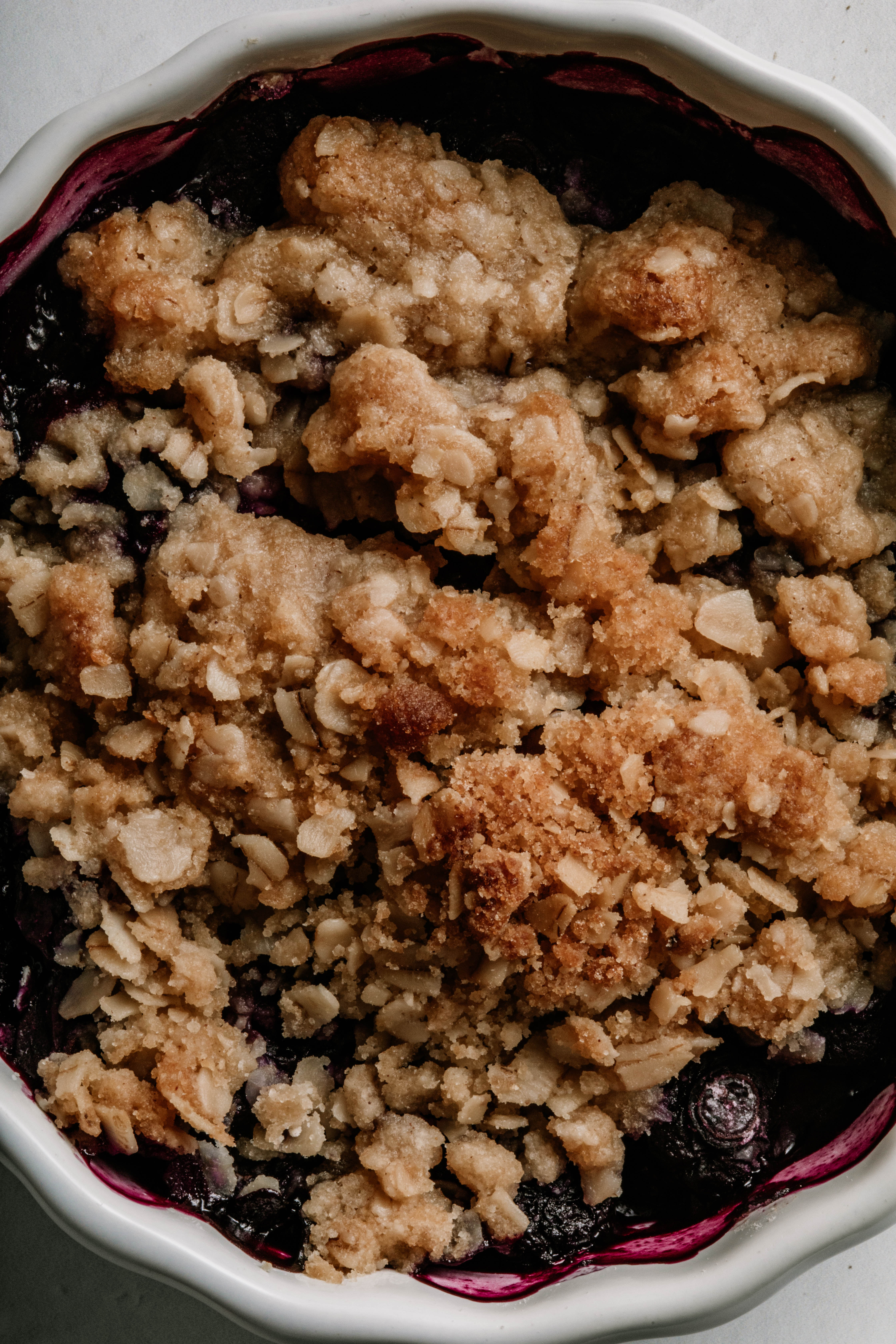Ease blueberry crisp recipe image by Cashmere & Cocktails